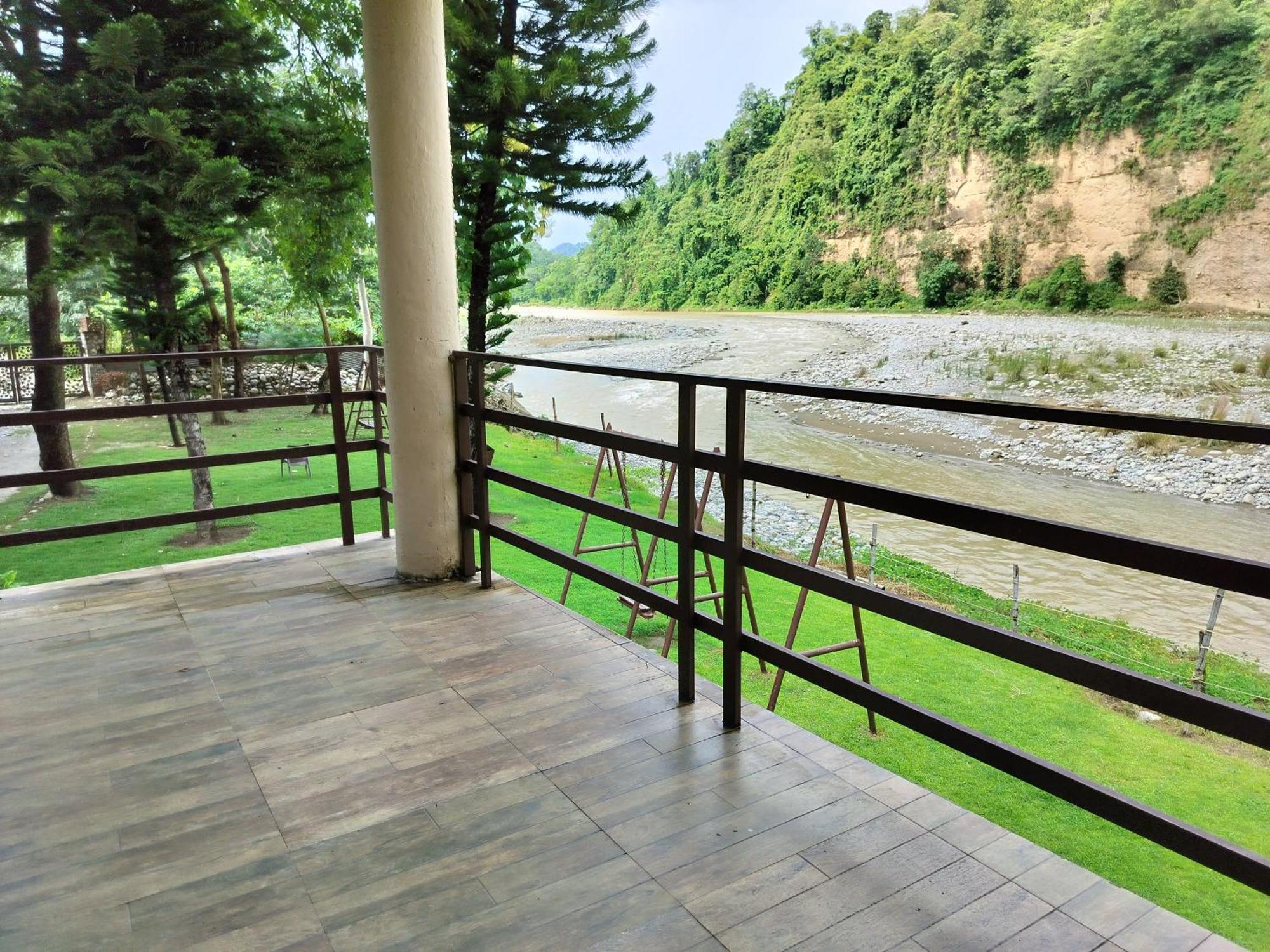 Bel-La Monde Hotel "Riverside" - Jim Corbett Garjia Dış mekan fotoğraf