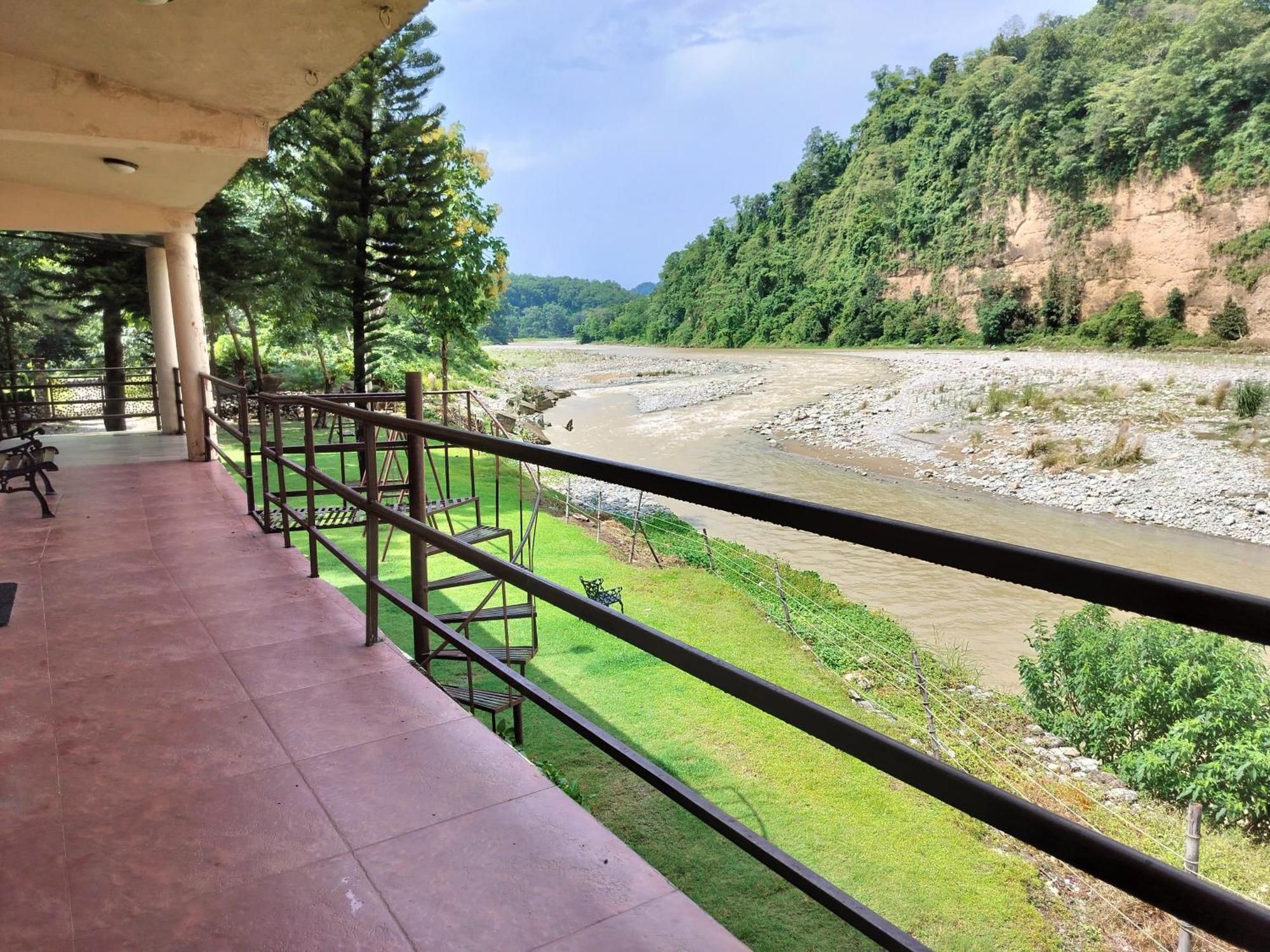 Bel-La Monde Hotel "Riverside" - Jim Corbett Garjia Dış mekan fotoğraf