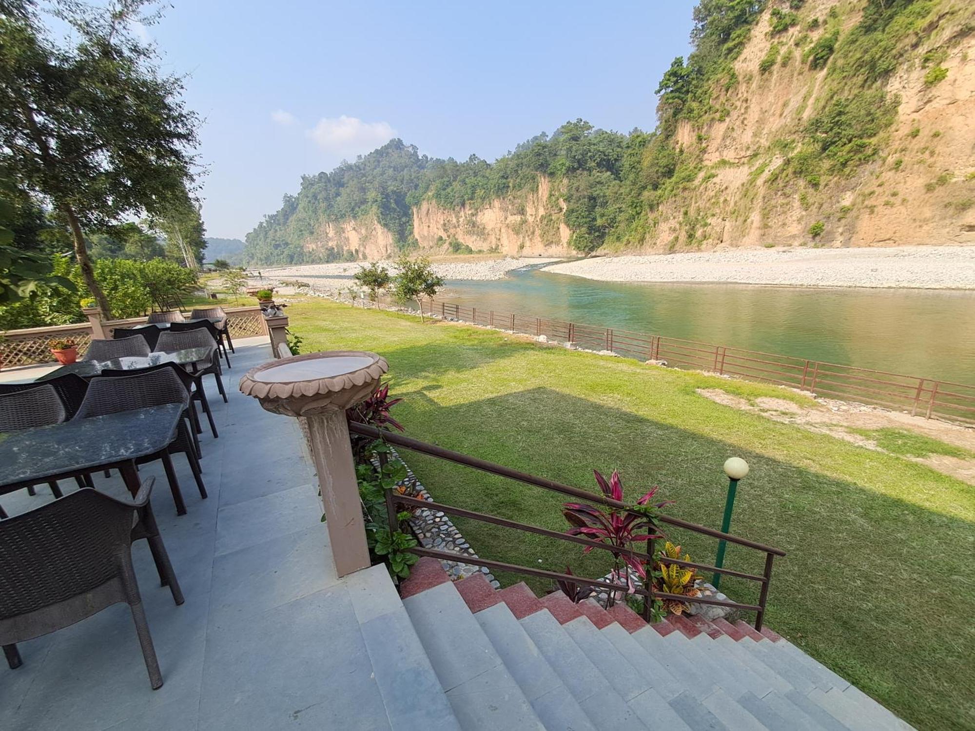 Bel-La Monde Hotel "Riverside" - Jim Corbett Garjia Dış mekan fotoğraf