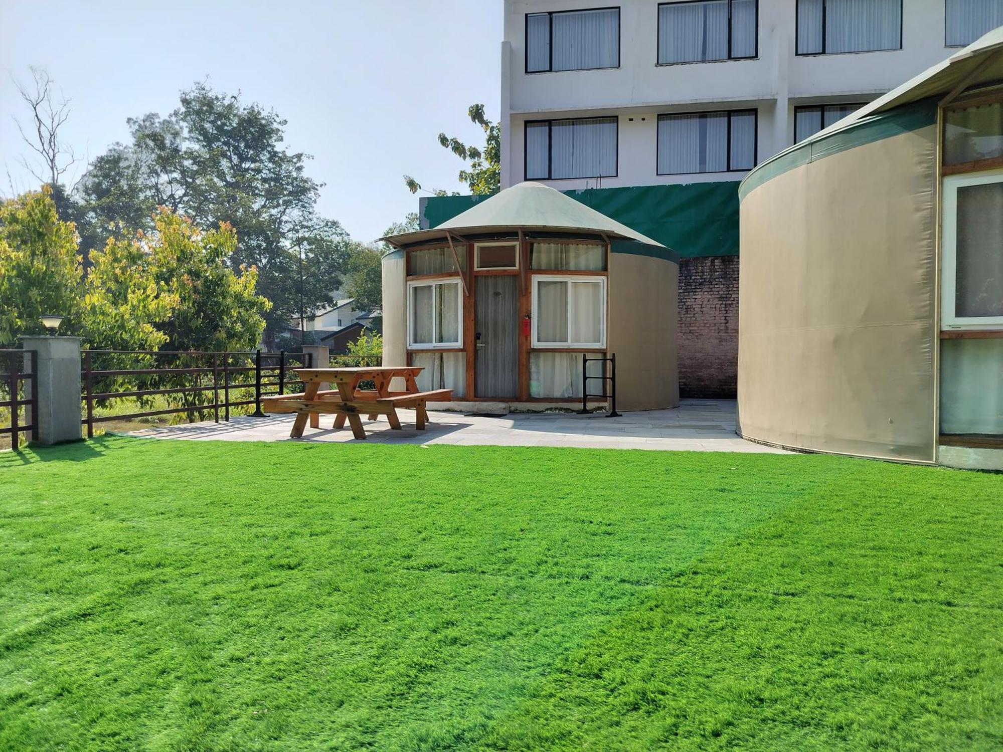 Bel-La Monde Hotel "Riverside" - Jim Corbett Garjia Dış mekan fotoğraf