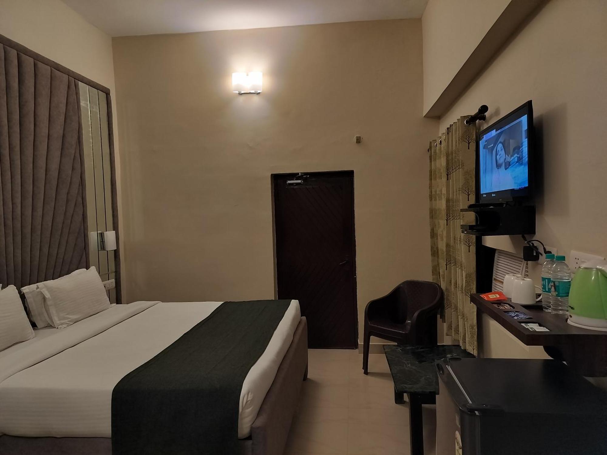Bel-La Monde Hotel "Riverside" - Jim Corbett Garjia Dış mekan fotoğraf